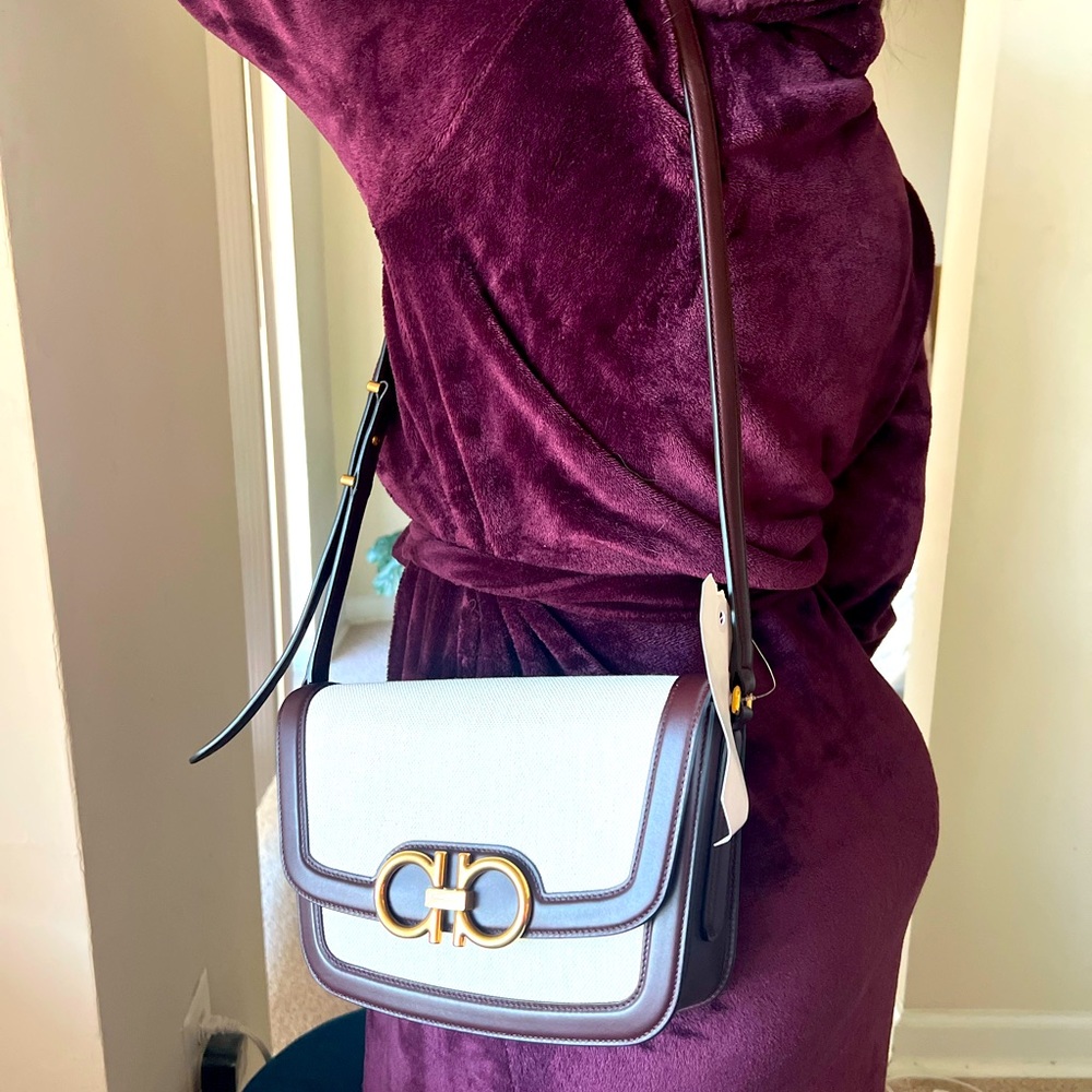 Salvatore Ferragamo Leather handbag
New